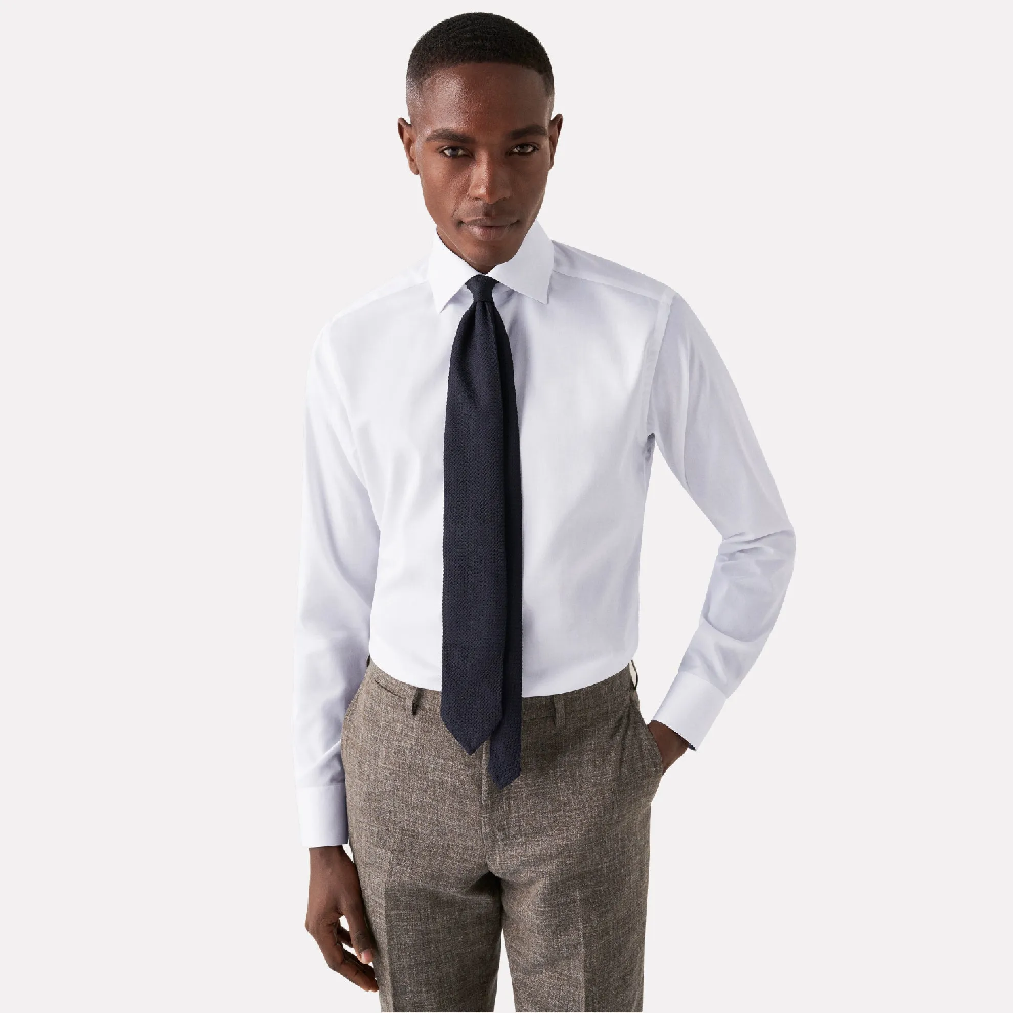 Contemporary Fit Signature Twill with Contrast Paisley Details / White